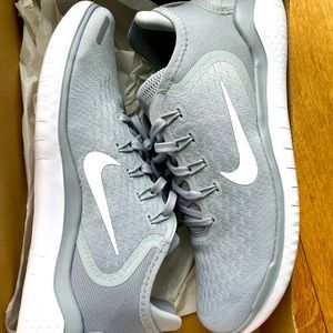 Nike Free Run 2018 Wolf Grey/White Sneakers Size 9